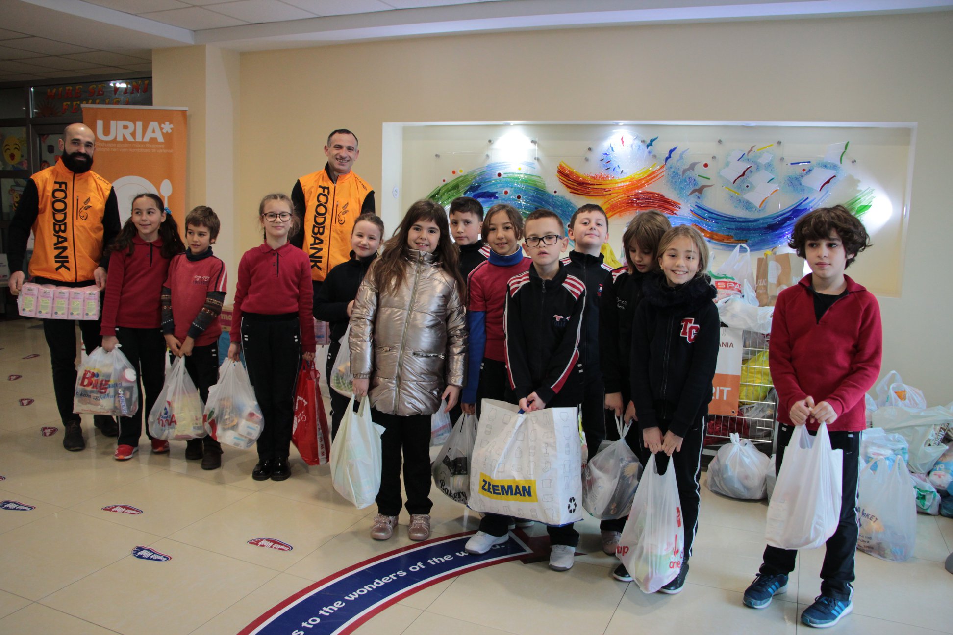 Klubi Shpresa aktivitet me FOODBANK Albania me rastin e Festave të Fundvitit Klubi Shpresa aktivitet me FOODBANK Albania me rastin e Festave të Fundvitit